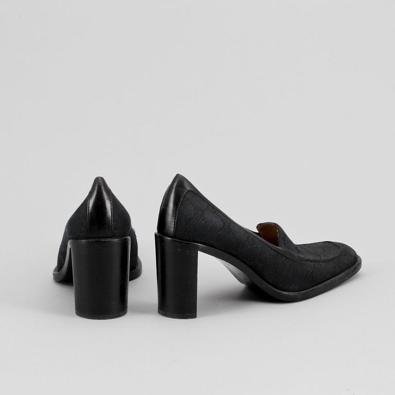 VÄSKA samt SKOR, 3 delar, Gucci.