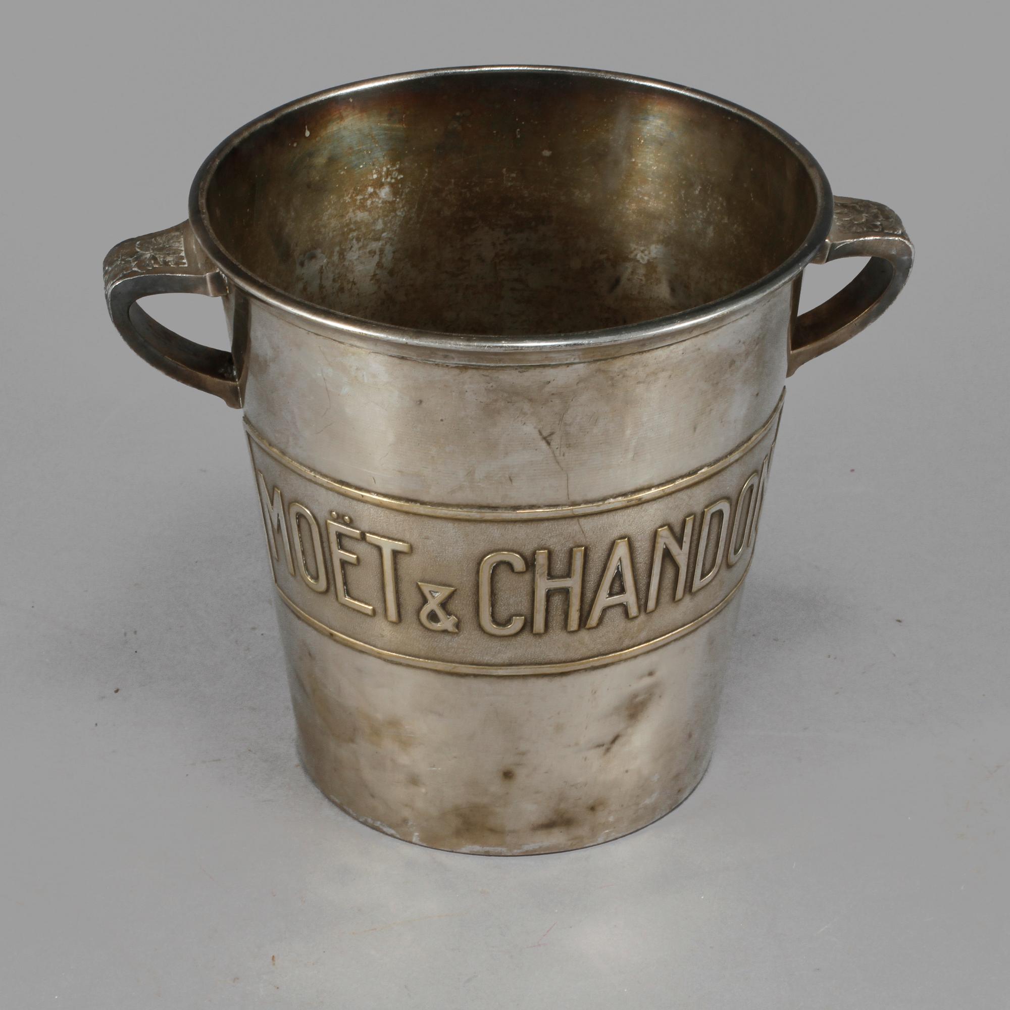 CHAMPAGNEKYLARE, Moët & Chandon, 1900-tal.