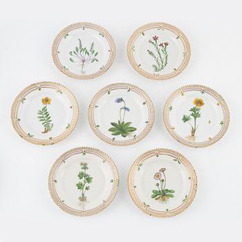 15 pieces of "Flora Danica (Hausmålerai) porcelain, Royal Copenhagen, Denmark.