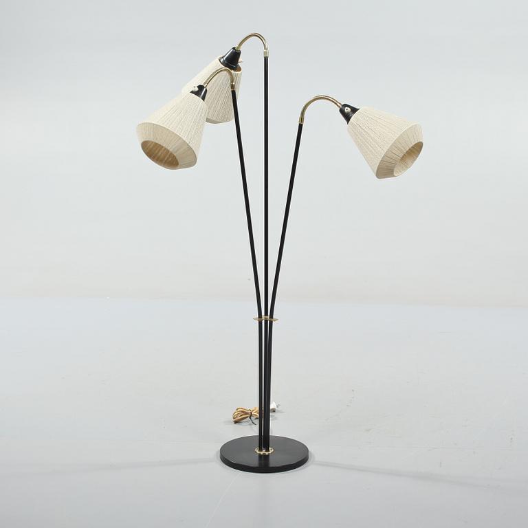 GOLVLAMPA, omkring 1900-talets mitt.