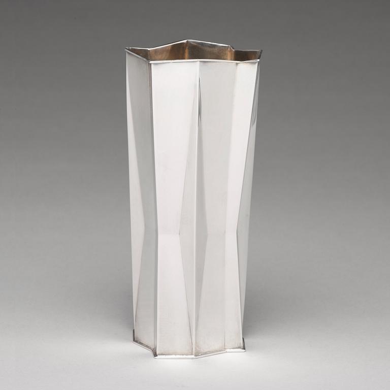 Tapio Wirkkala, an 830/1000 silver vase Kultakeskus OY, Hämeenlinna, Finland 1970.