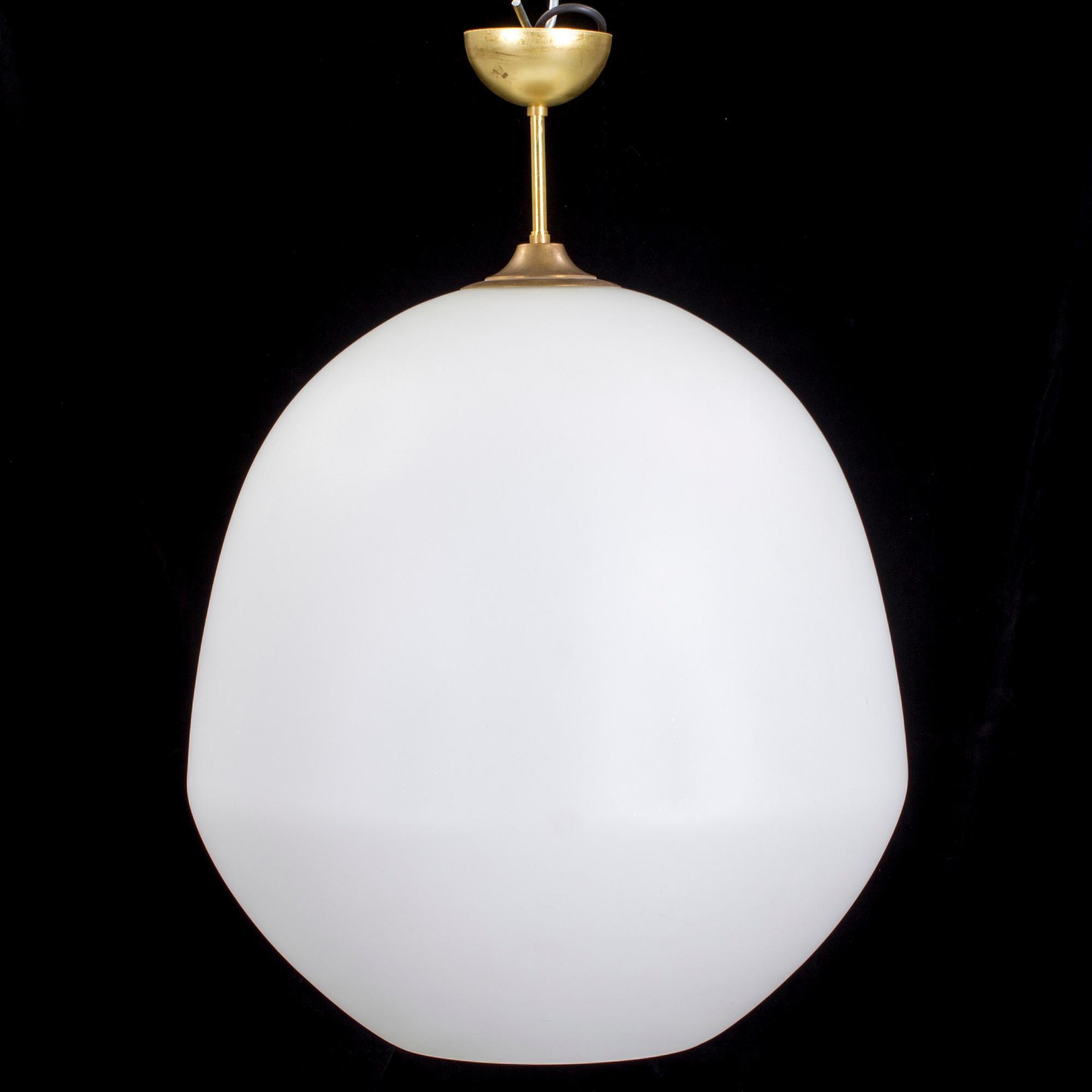 TAKLAMPA, 1900-talets mitt. Höjd 70 cm.