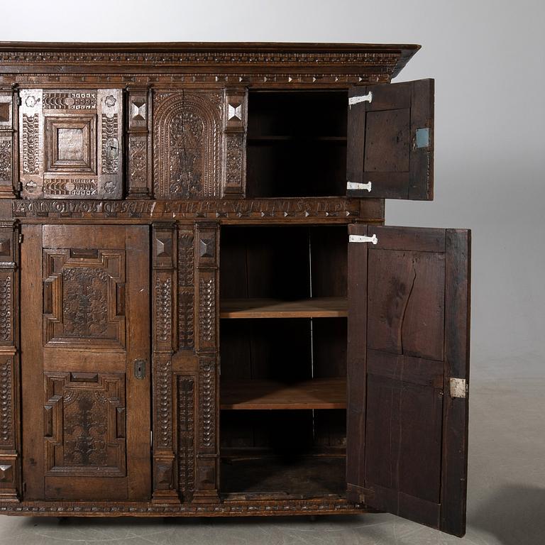 Skåp, Renässans-stil 1800-tal.