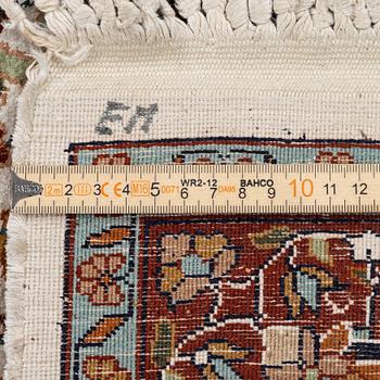 Carpet, Kirman, 275 x 185 cm.