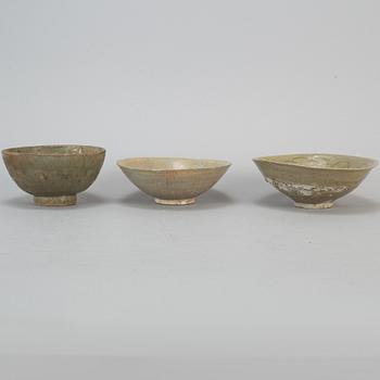 Five ceramic bowls, Yuan/Ming dynasty.