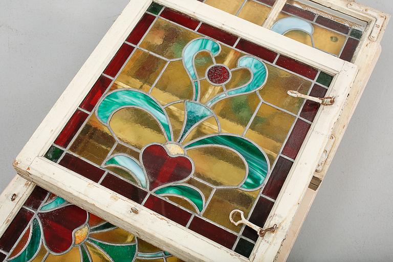 BLYGLASFÖNSTER, 3 st, 1900-talets första hälft.