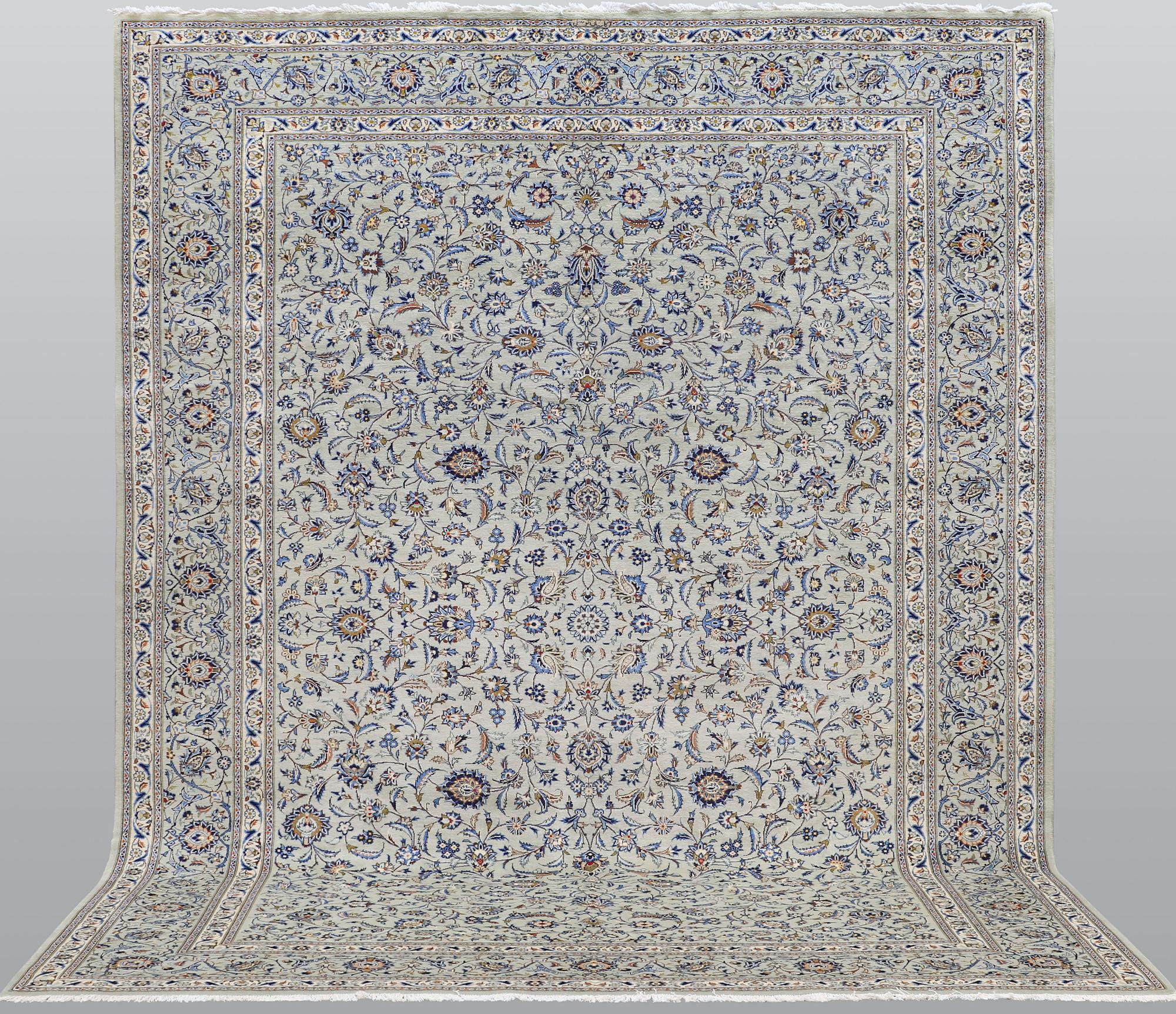 Matta, Keshan, ca 420 x 316 cm.