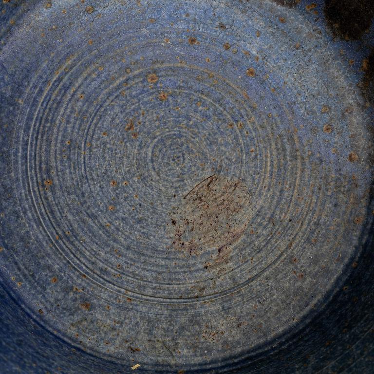 A set of three bowls, among others Brita Mellander-Jungermann.