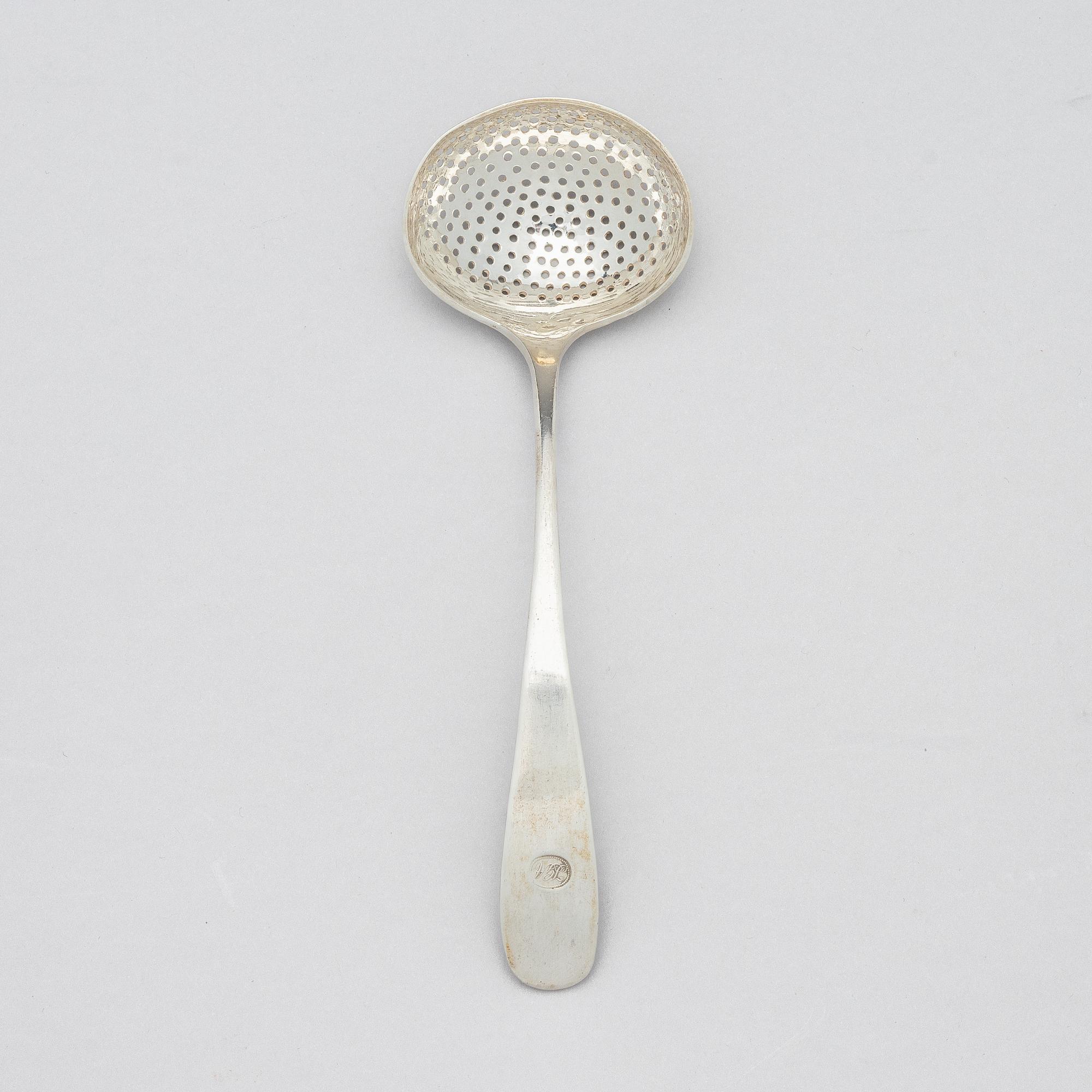 Johan Fredrik Björnstedt, sockerskålar, ett par, silver, samt en strösked, Stockholm 1818. Empire.