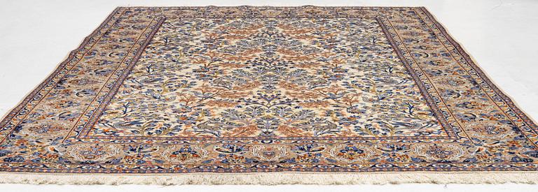 A Najafabad carpet, c. 335 x 255 cm.