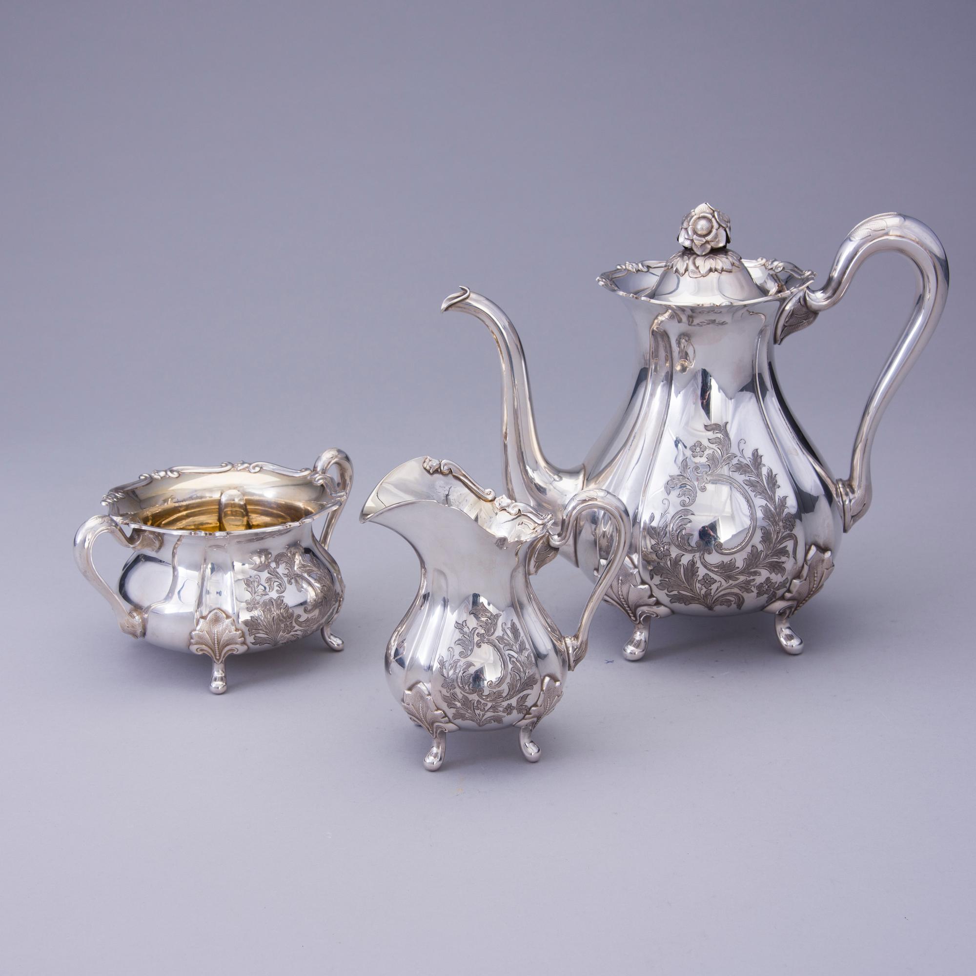 KAFFESERVIS, 3 delar, silver, Auran Kultaseppä, Åbo 1968-70. Vikt tot. 1367 g.