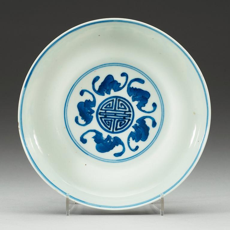 A blue and white tazza, late Qing dynasty.