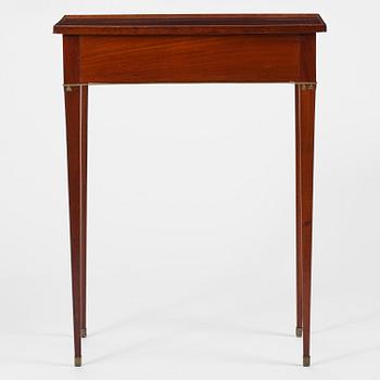 A late Gustavian mahogny table.