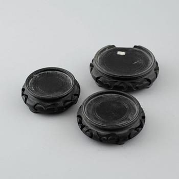 Four pieces of chinese porcelain, 18th and 19th/early 20th century.