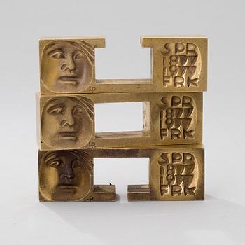 Laila Pullinen, sculpture / medal, bronze, signed LP, numbered  13473.