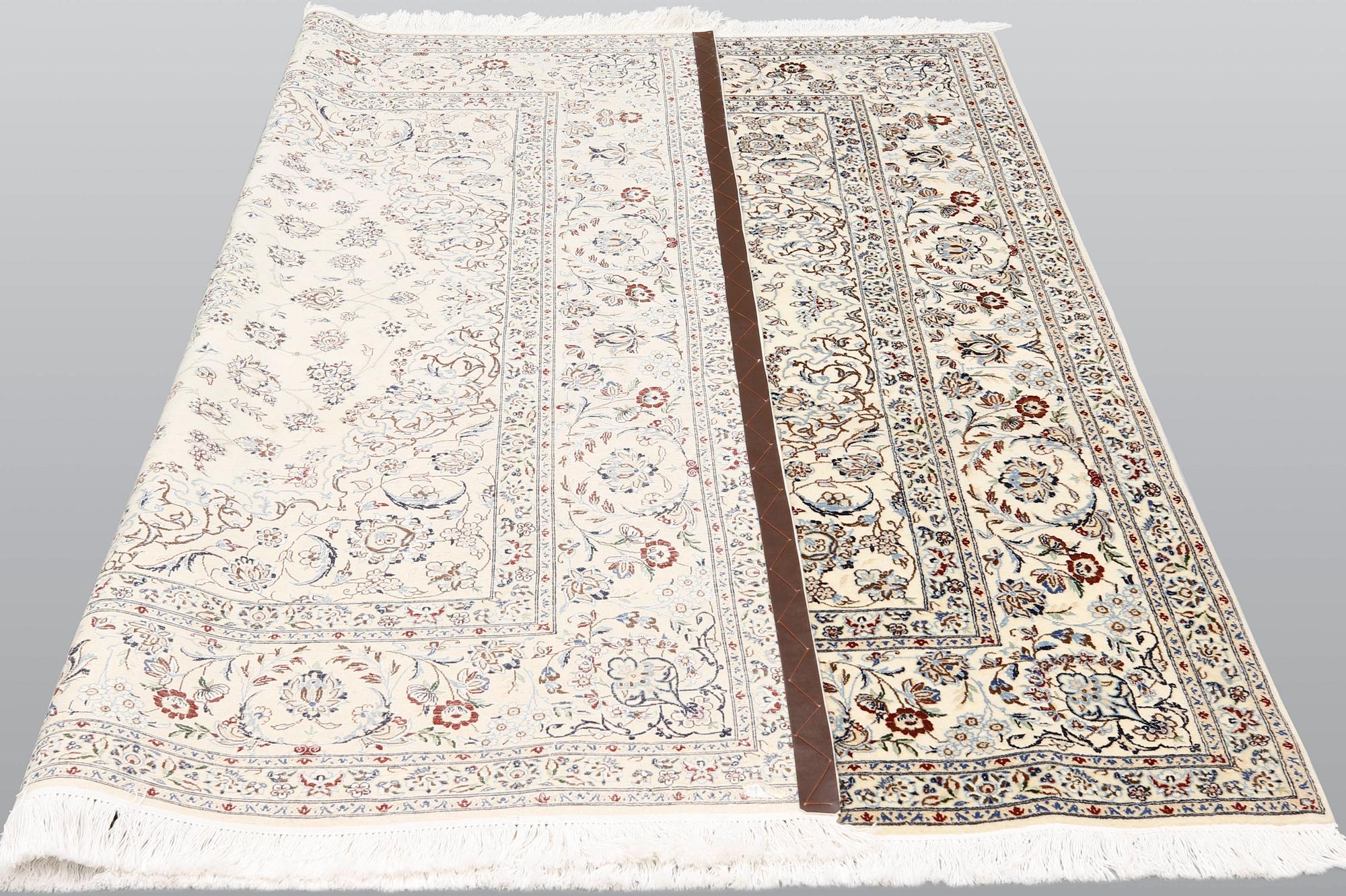 Rug, Nain, part silk, so-called 4 LAA, approx. 207 x 194 cm.