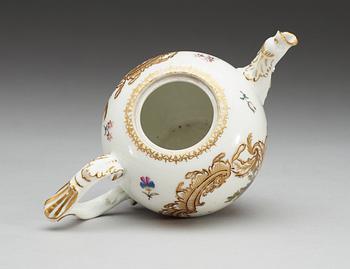 A Meissen teapot, 18th centuary.