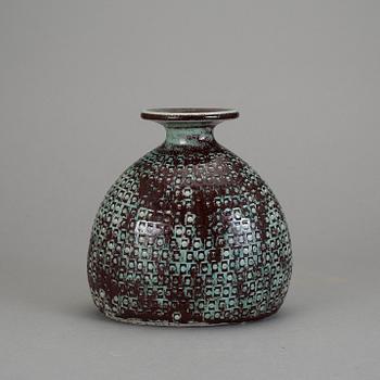 VAS, stengods. Stig Lindberg, Gustavsberg studio 1972.