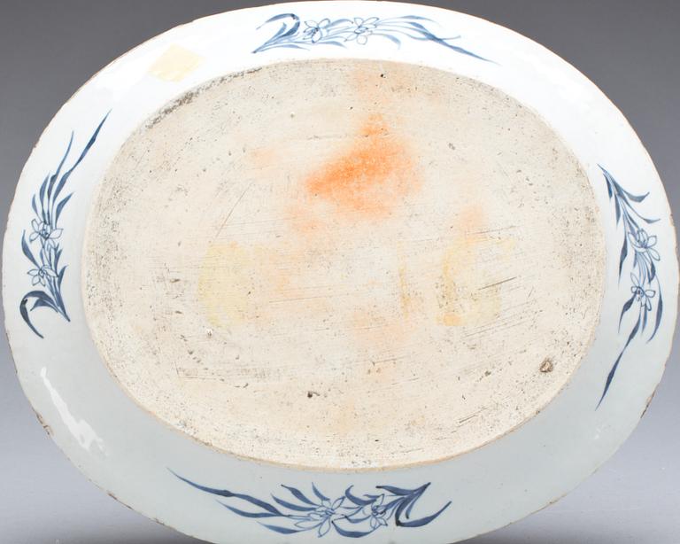 STEKFAT, porslin. Kina, Qianlong, 1700-tal.