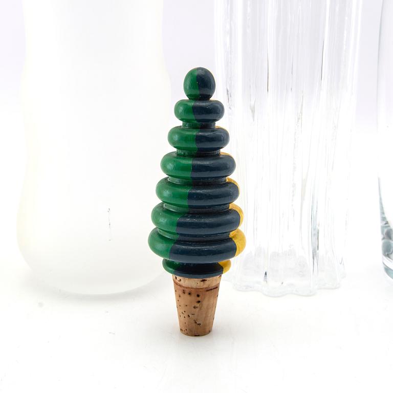 Berit Johansson, 4 carafes with 5 stoppers "Atmosphere" for Svenska Saker, Älghults glassworks.