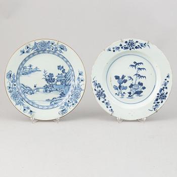 A group of 11 blue and white dinner plates, Qing dynasty, Qianlong (1736-95).