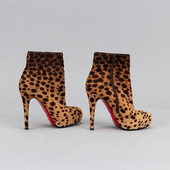 Christian Louboutin, pumps, size 38.