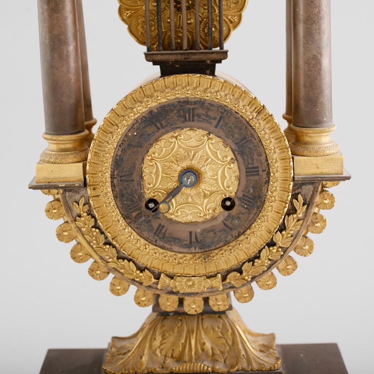 BORDSPENDYL, empire, Frankrike, 1800-talets första hälft.
