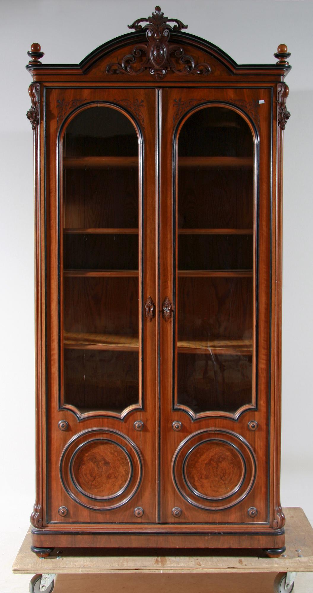 BOKSKÅP, nyrenässans, sent 1800-tal.