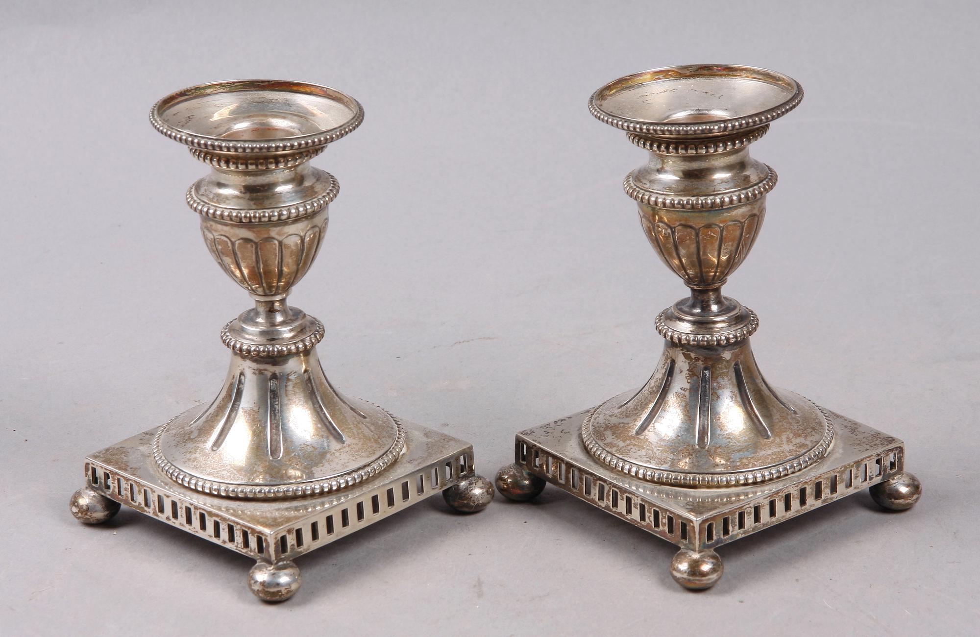 LJUSSTAKAR, ett par, silver, gustaviansk stil. GAB 1907.