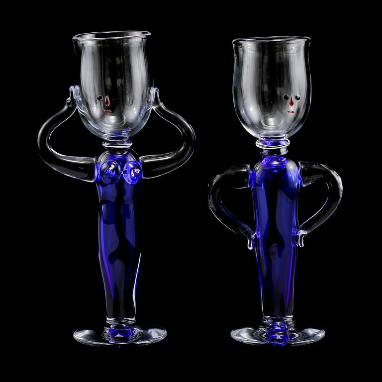 GLAS, 2 st, Erik Höglund, Strömbergshyttan, signerad och daterad 1991.