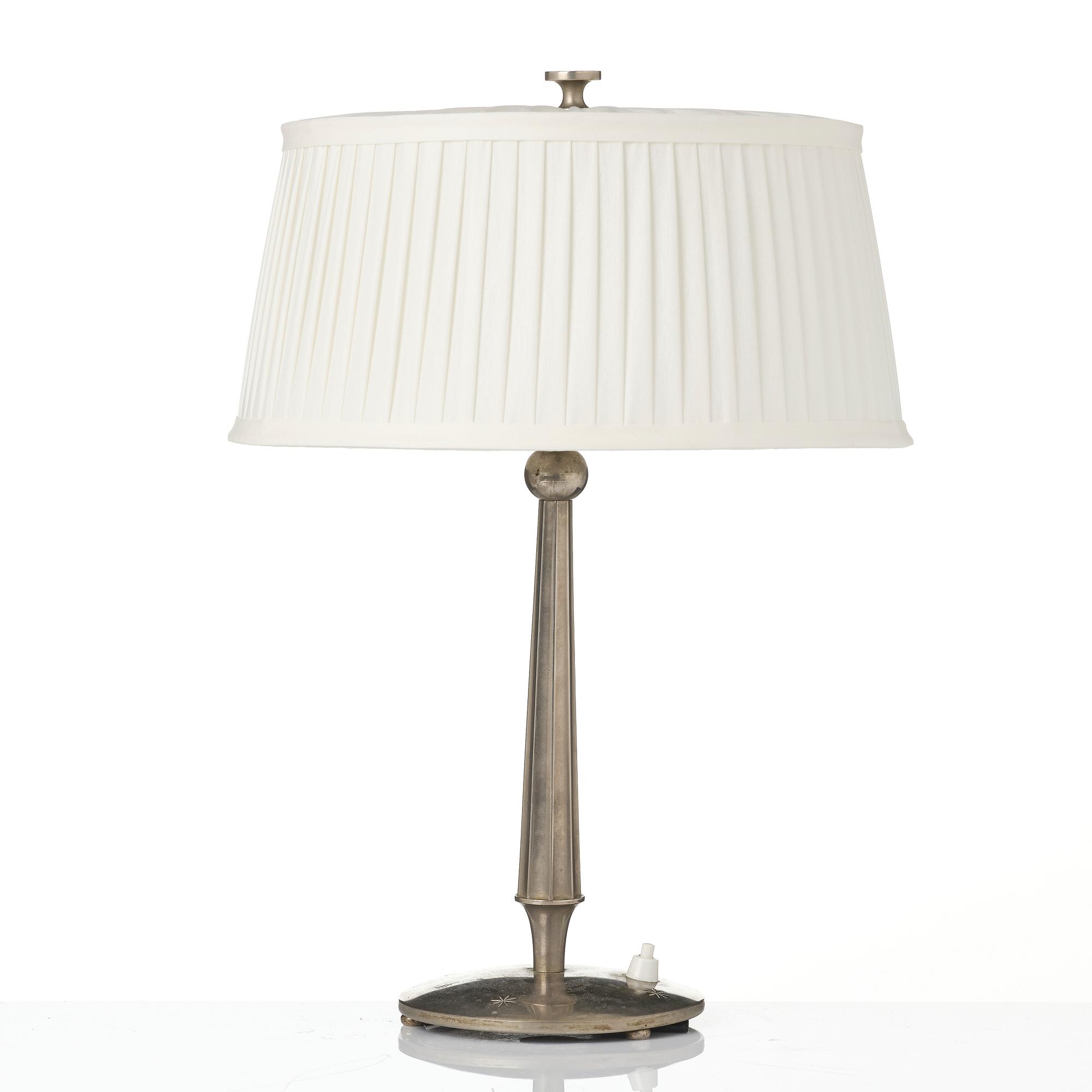 Harald Notini, bordslampa, modell 6932, Arvid Böhlmarks Lampfabrik, Stockholm, 1920-tal.