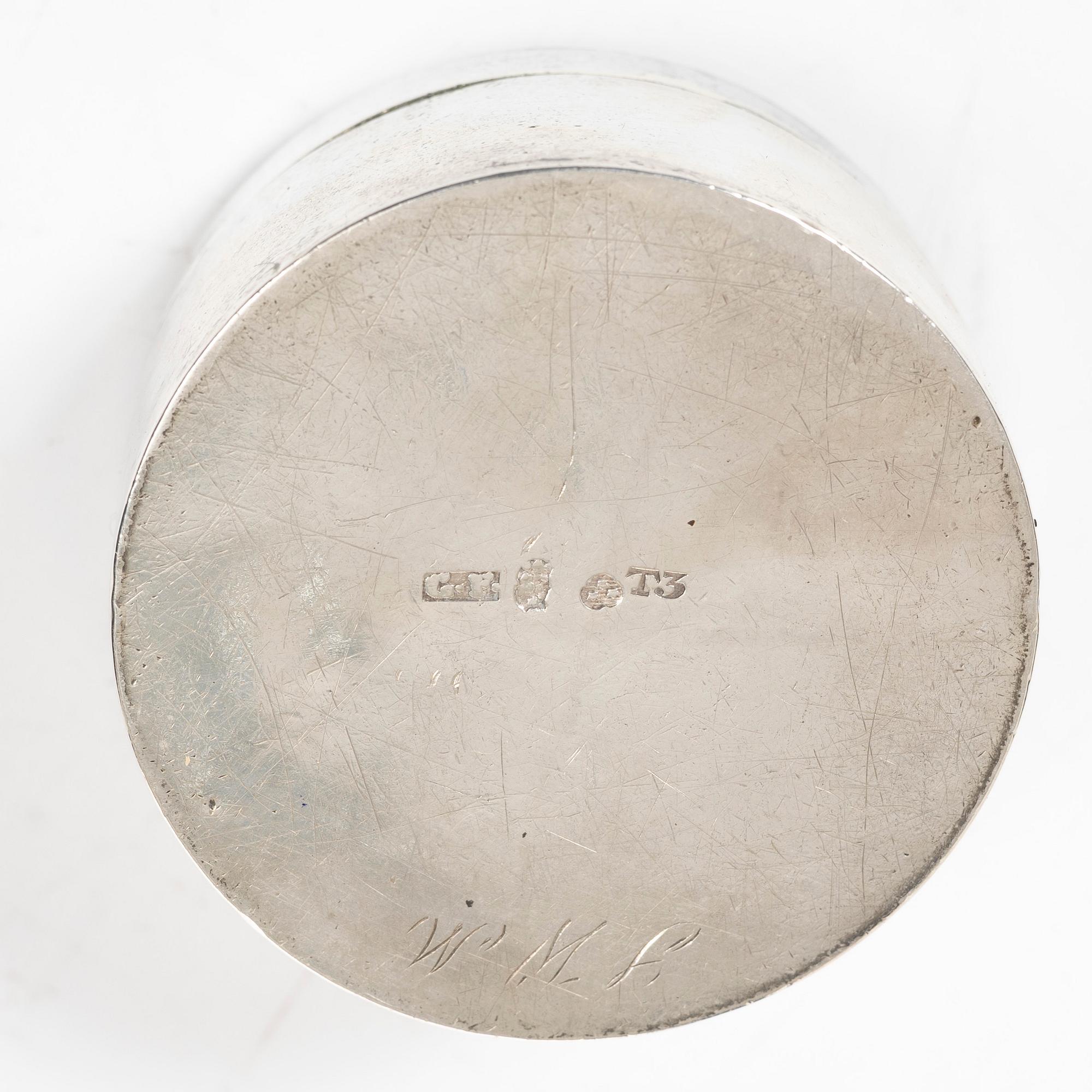 Gustaf Folcker, A pair of Swedish silver boxes, mark of Gustaf Folcker, Stockholm 1825.