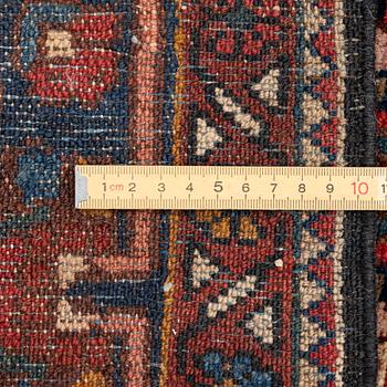 Carpet, Mahal/Bakhtiari, 150 x 218 cm.