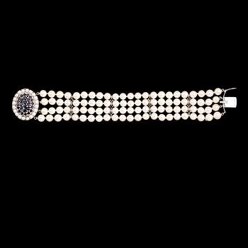 ARMBAND, 14 k vitguld, odlade pärlor, safirer tot ca 4.65 ct.