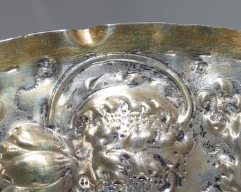 A German late 17th- /early 18th century parcel-gilt plate, unknown makers mark, Hamburg 1698-1708.