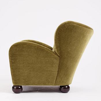 Märta Blomstedt, an 'Aulanko' armchair, Kantosen Puutyö Oy, Finland, designed in 1939 for the Hotel Aulanko in Tammerfors.