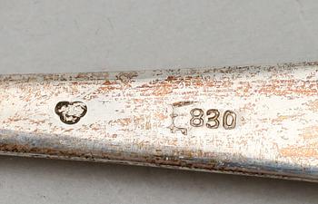 RESEBESTICK, 3 del, silver, sekelskiftet 1900. Samt 2 serviettringar. Tot vikt ca 186 g.