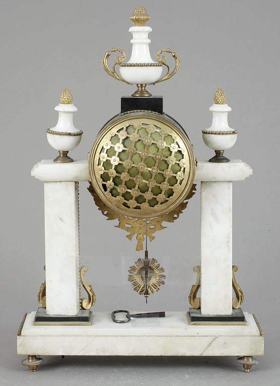 BORDSPENDYL, Louis XVI-stil, 1900-tal.