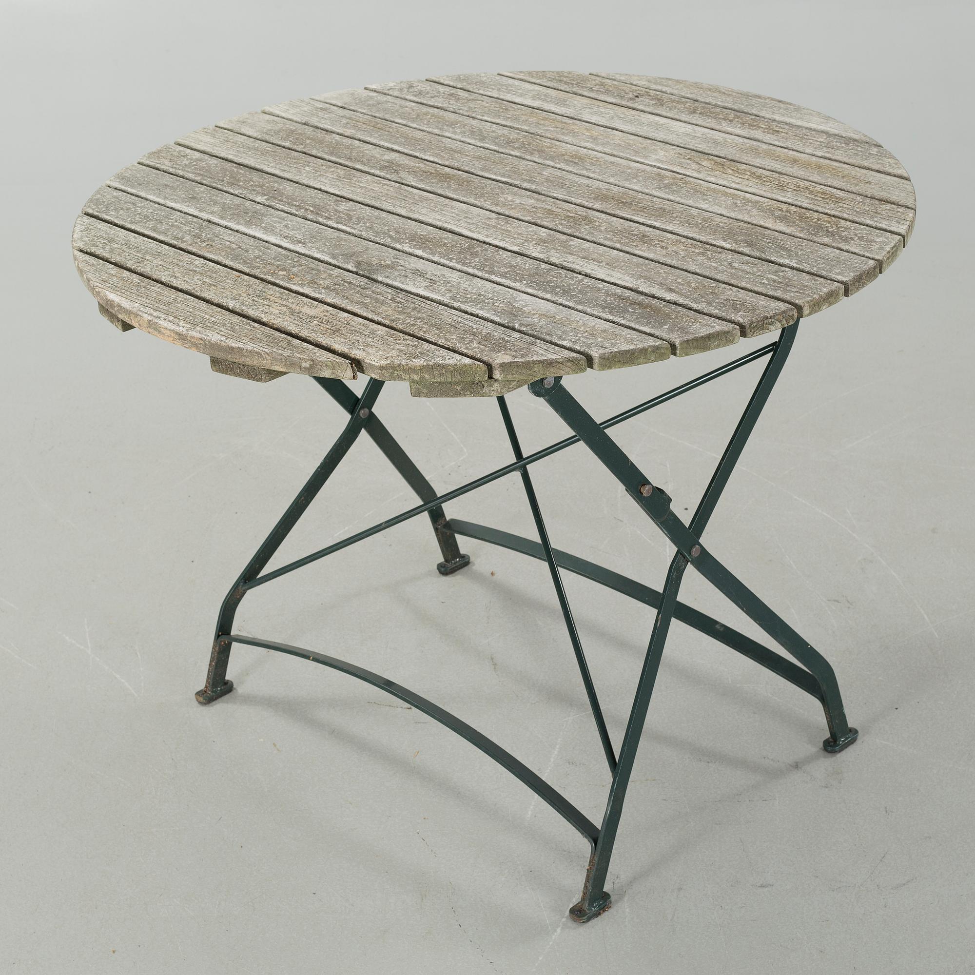 A garden group of five pieces, second half of the 20th century.