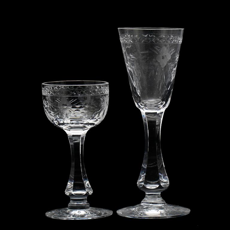 SNAPSGLAS samt SHERRYGLAS, 22 st, "Mac Guirlang", Fritz Kallenberg, Boda, tillverkade ca 1952 - ca 1975.