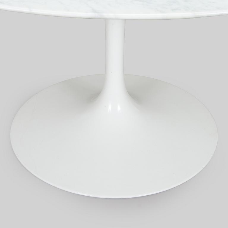 Eero Saarinen, A 'Tulip' furniture set, table with eight chairs, Knoll International, 1970s.