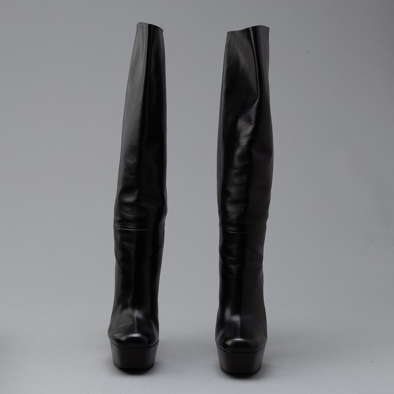 GUCCI, a pair of platform, high heel leather boots, size 37½.