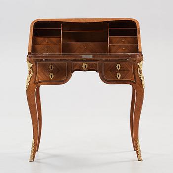 SEKRETÄR. Stockholmsarbete, 1700-talets andra hälft. Rokoko.