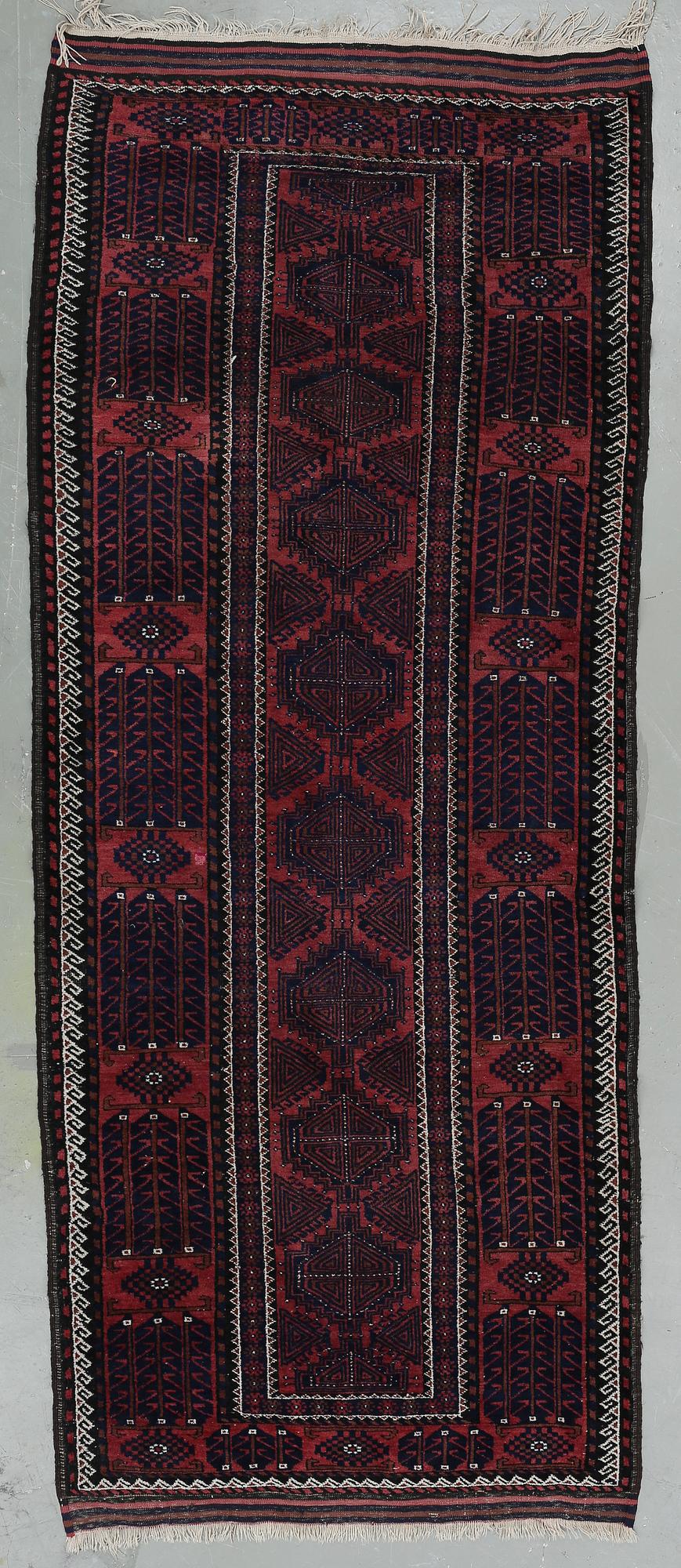Matta, Kelim, Turkiet, semiantik. Ca 294 x 120.