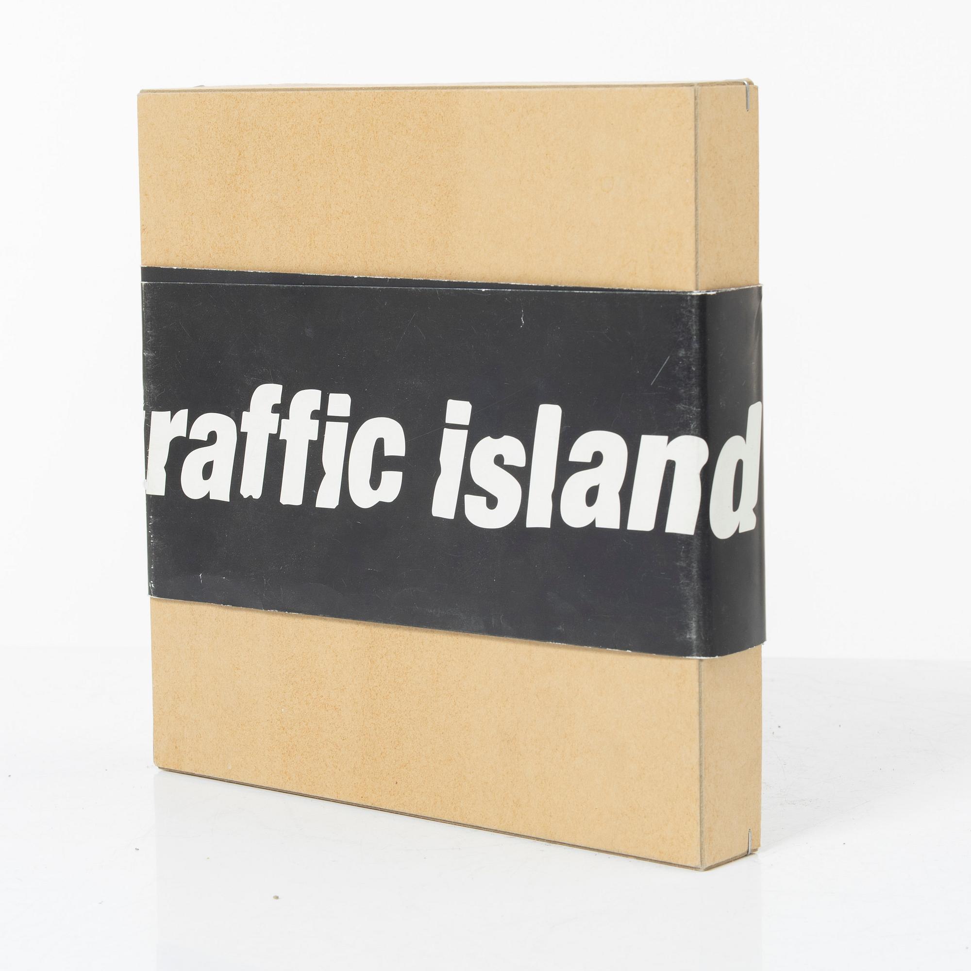 AKAY, & Peter Baranowski/Barsky Brothers, "Traffic Island".