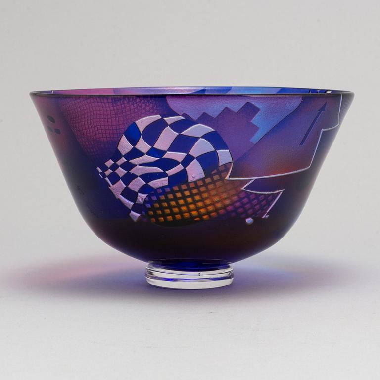 BERTIL VALLIEN, a glass bowl, for Kosta Boda, signed and numbered.