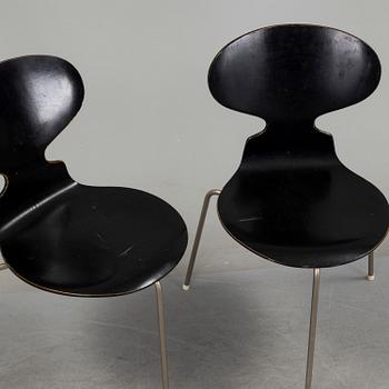 ARNE JACOBSEN, stolar, ett par, "Myran", Fritz Hansen, Danmark, formgiven 1952.