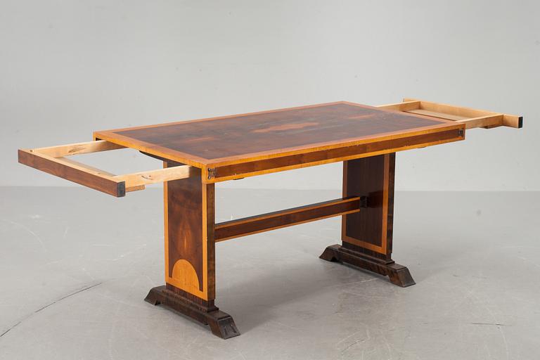 BORD OCH SIDEBOARD. Art Deco, 1900-talets första hälft.