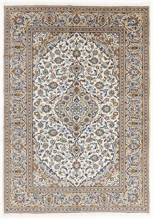A Kashan carpet, 346 x 245 cm.