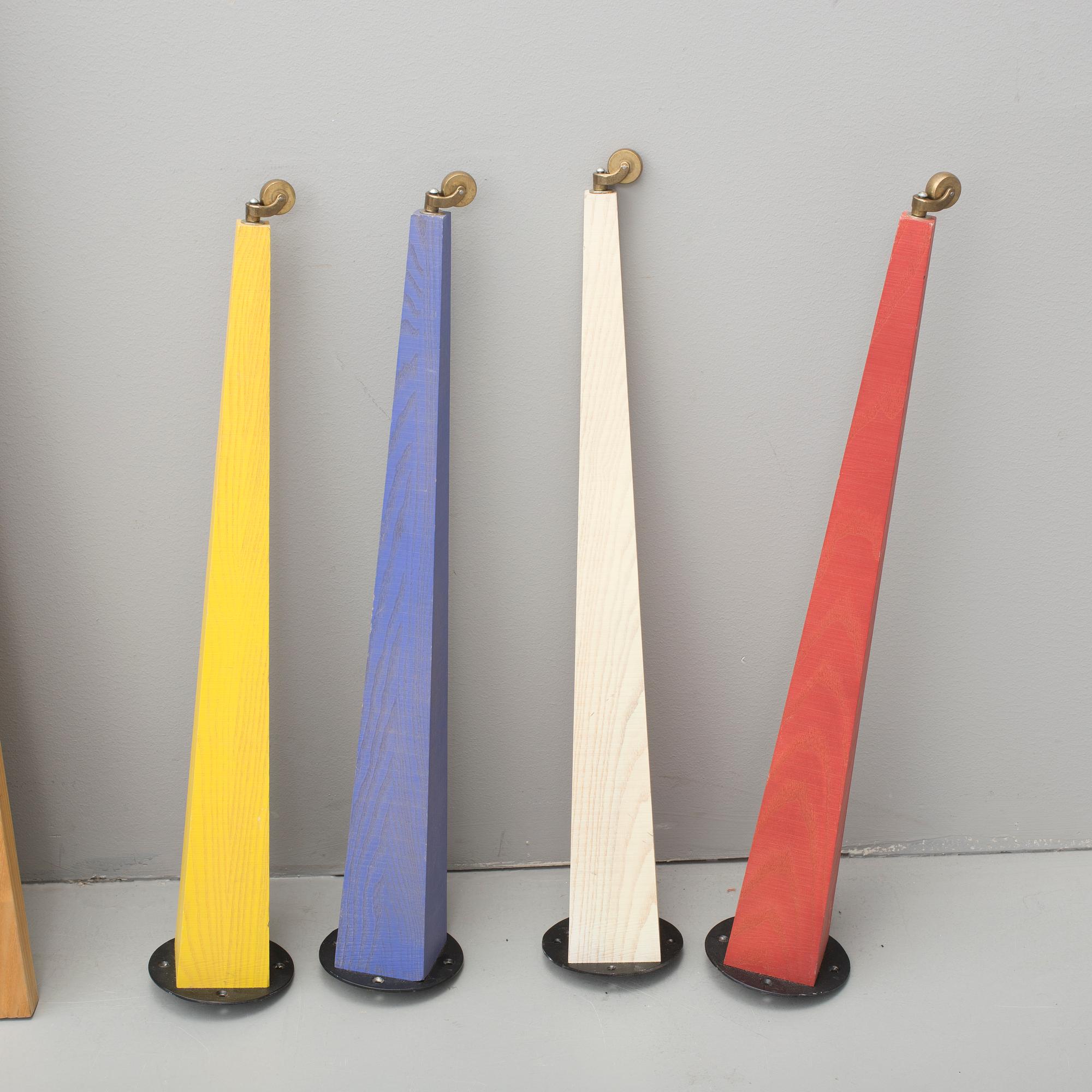 BORD, ur serien "Obelisk", Jonas Bohlin, Källemo, formgivet 1991.